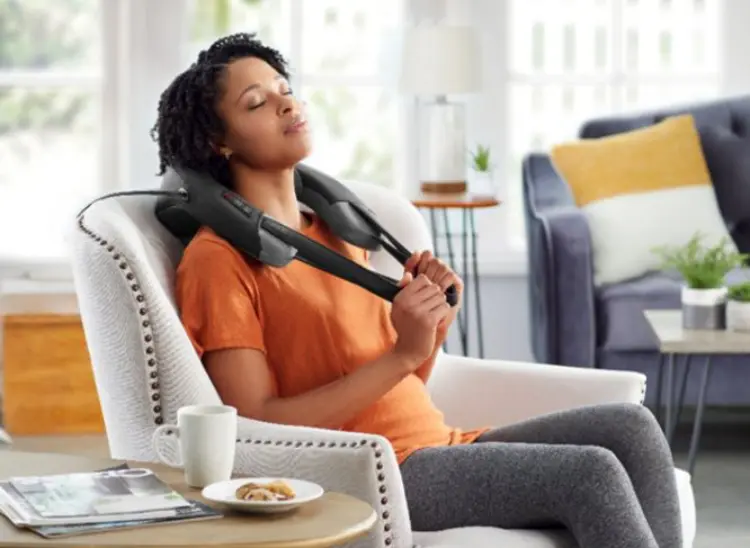 Máy massage cổ vai gáy NMS-377HJ Shiatsu kèm nhiệt Homedics Máy massage cổ vai gáy NMS-377HJ Shiatsu kèm nhiệt Homedics