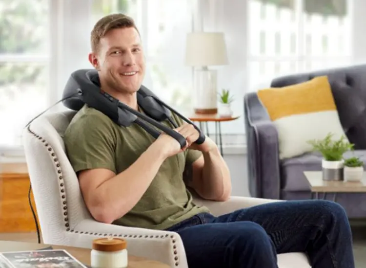 Máy massage cổ vai gáy NMS-377HJ Shiatsu kèm nhiệt Homedics Máy massage cổ vai gáy NMS-377HJ Shiatsu kèm nhiệt Homedics