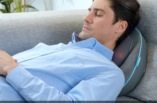 Gối massage cổ có tốt không? Có hiệu quả như lời đồn?